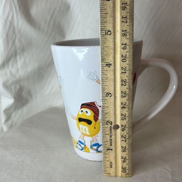 M&M’S Skateboarding Coffee Tea Cocoa Collector Mug 12 Ounces 4 1/2 Inches Tall - Picture 6 of 6
